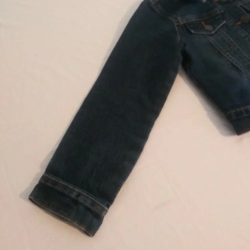 The Children's Place girls size 5/6 dark blue wash jean jacket